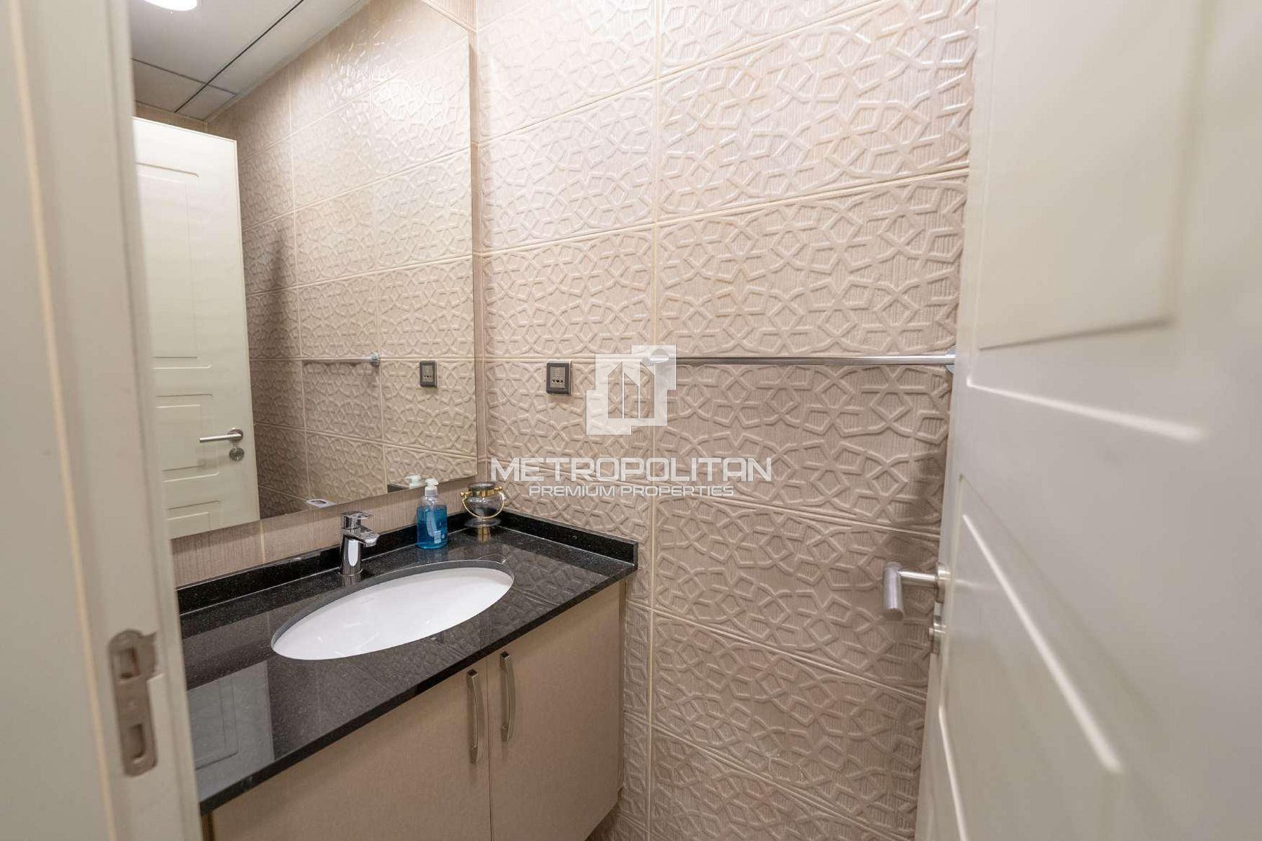Upgraded | Fully Furnished | Burj Khalifa View photo-12