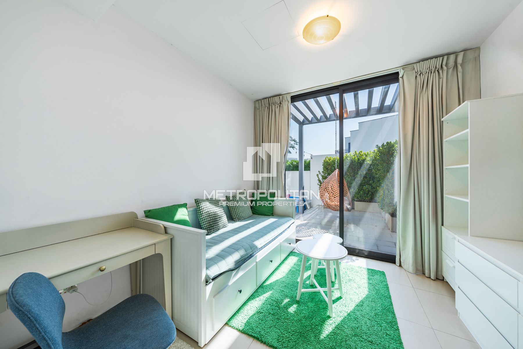 Corner Haven | Single Row | Green Outlook photo-3