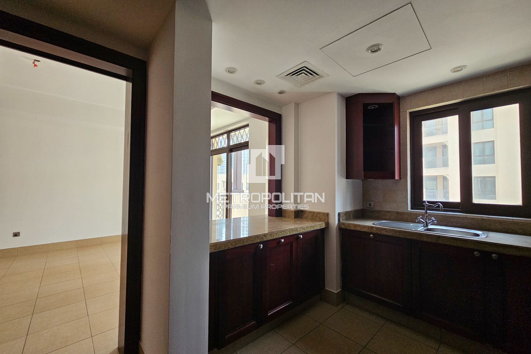 Large Layout |  Area Specialist | Well Maintained photo-2