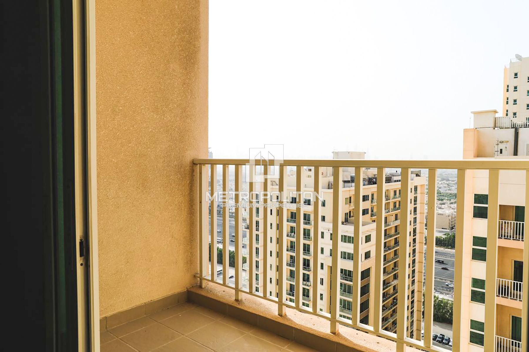 Vacant | High Floor | Motivated Seller