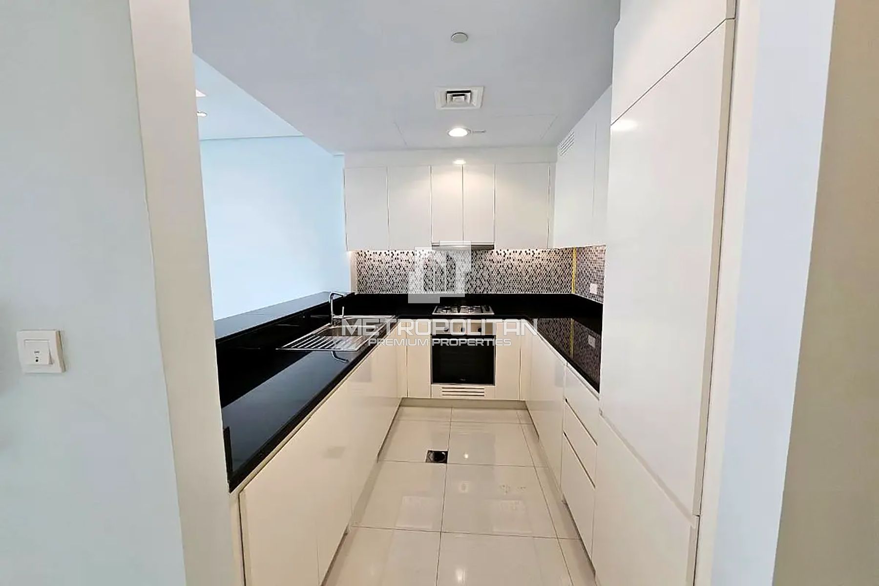 Image - Paramount Tower Hotel & Residences, Business Bay, Dubai | Project - Apartment