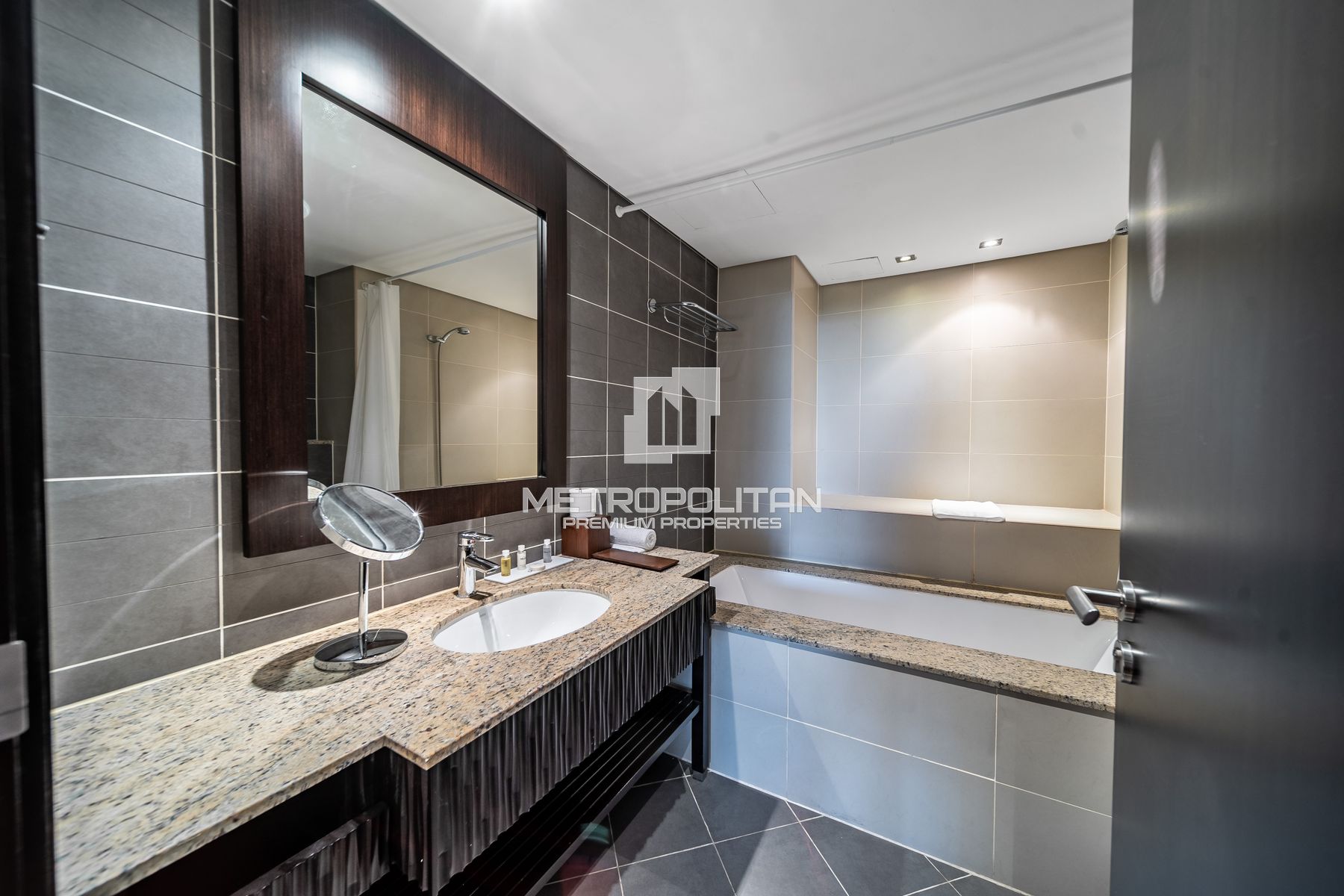 Image - Royal Amwaj Residences North, Palm Jumeirah, Dubai | Project - Appartement