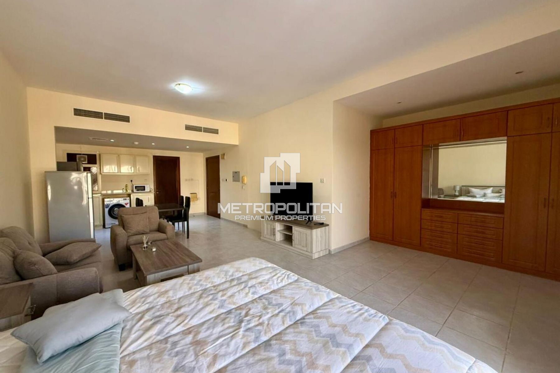 Large Studio | Hamra and Golf View | Best Price photo-8