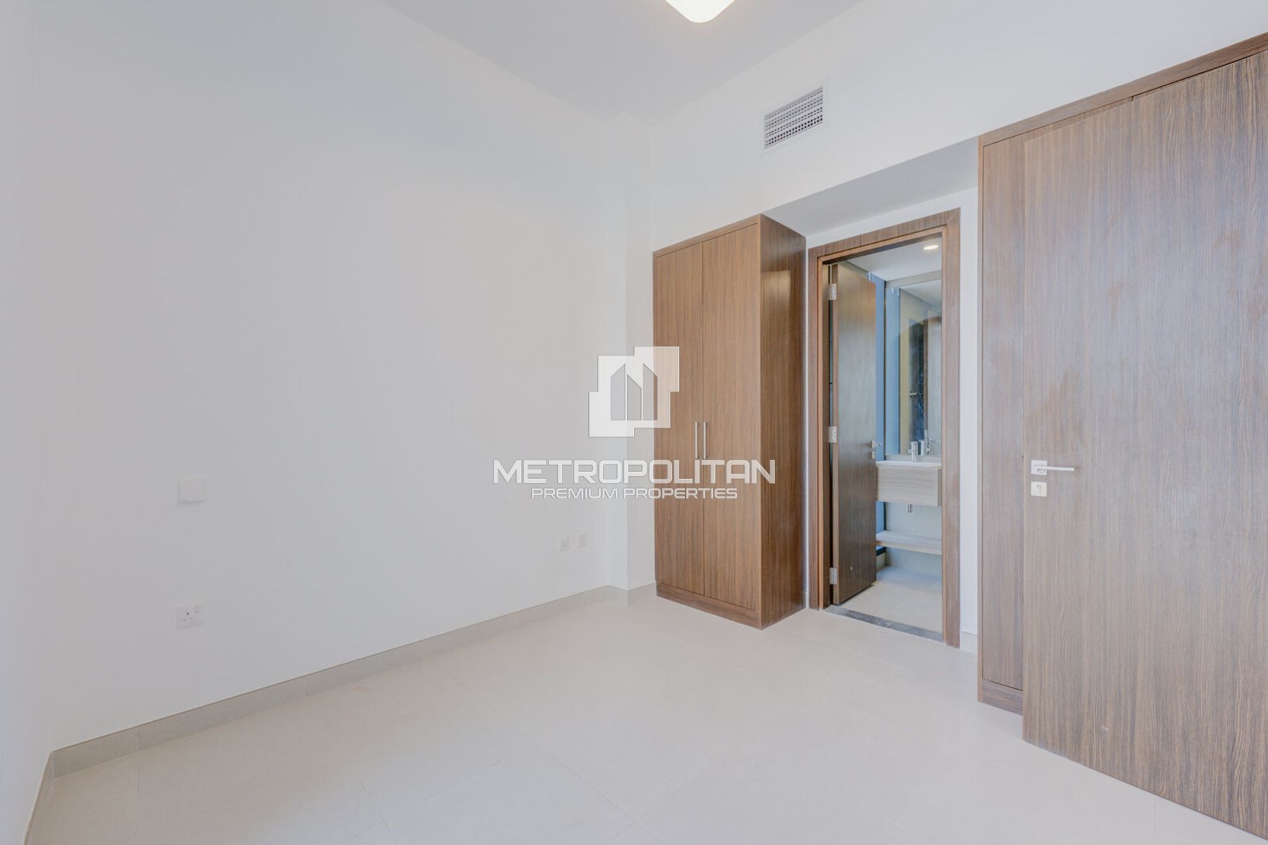 Waterfront Living | Ready To Move In | High ROI