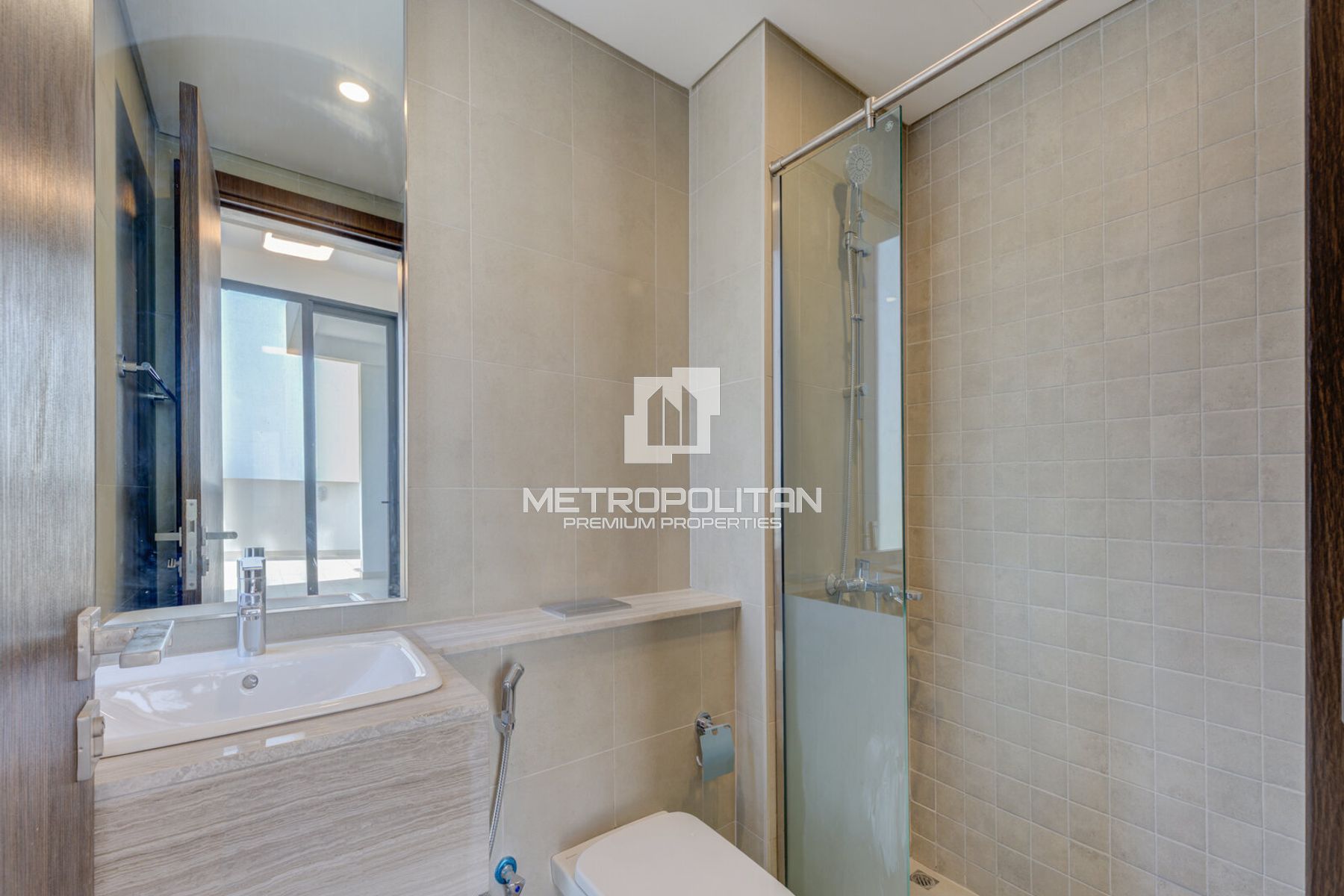 Waterfront Living | Ready To Move In | High ROI