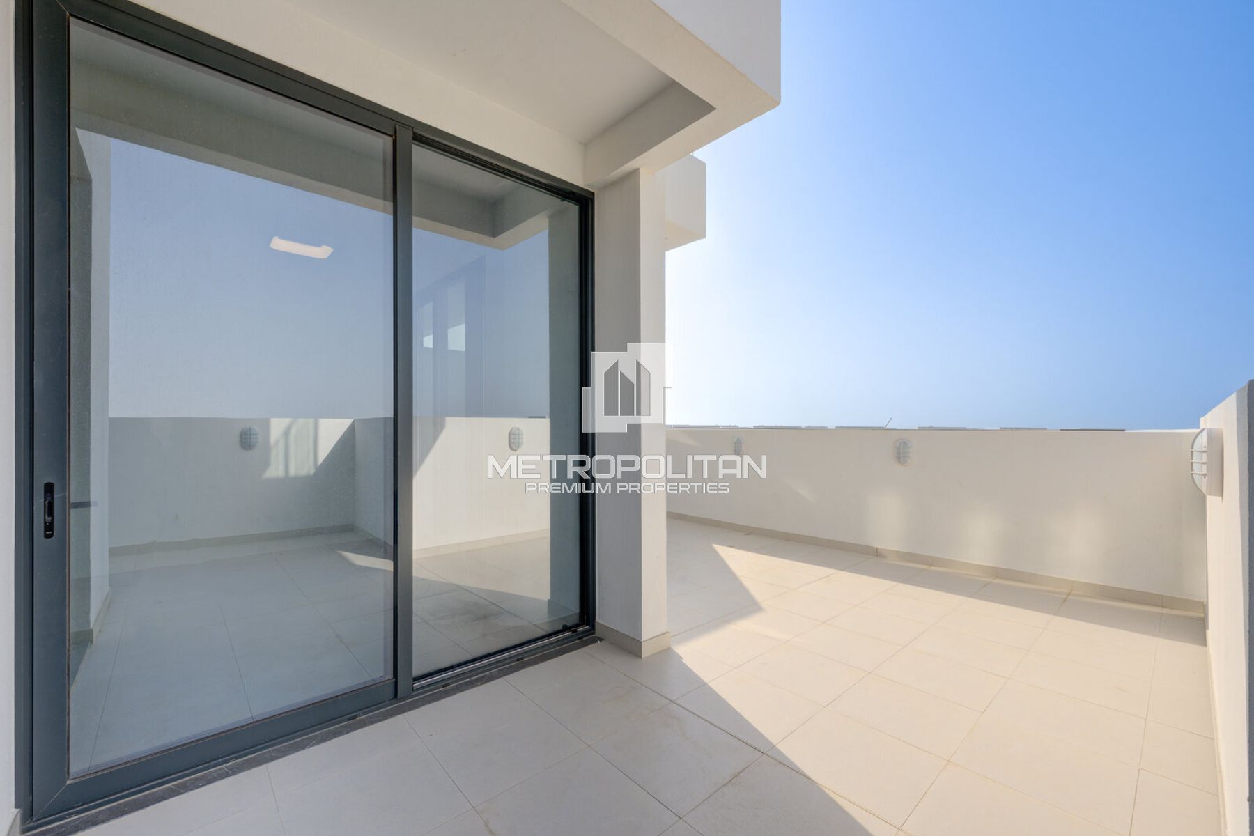 Waterfront Living | Ready To Move In | High ROI