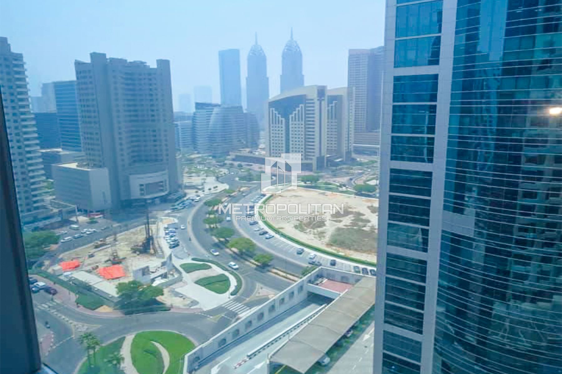 Image - Grosvenor Business Tower, Barsha Heights (Tecom), Dubai | Project - Office