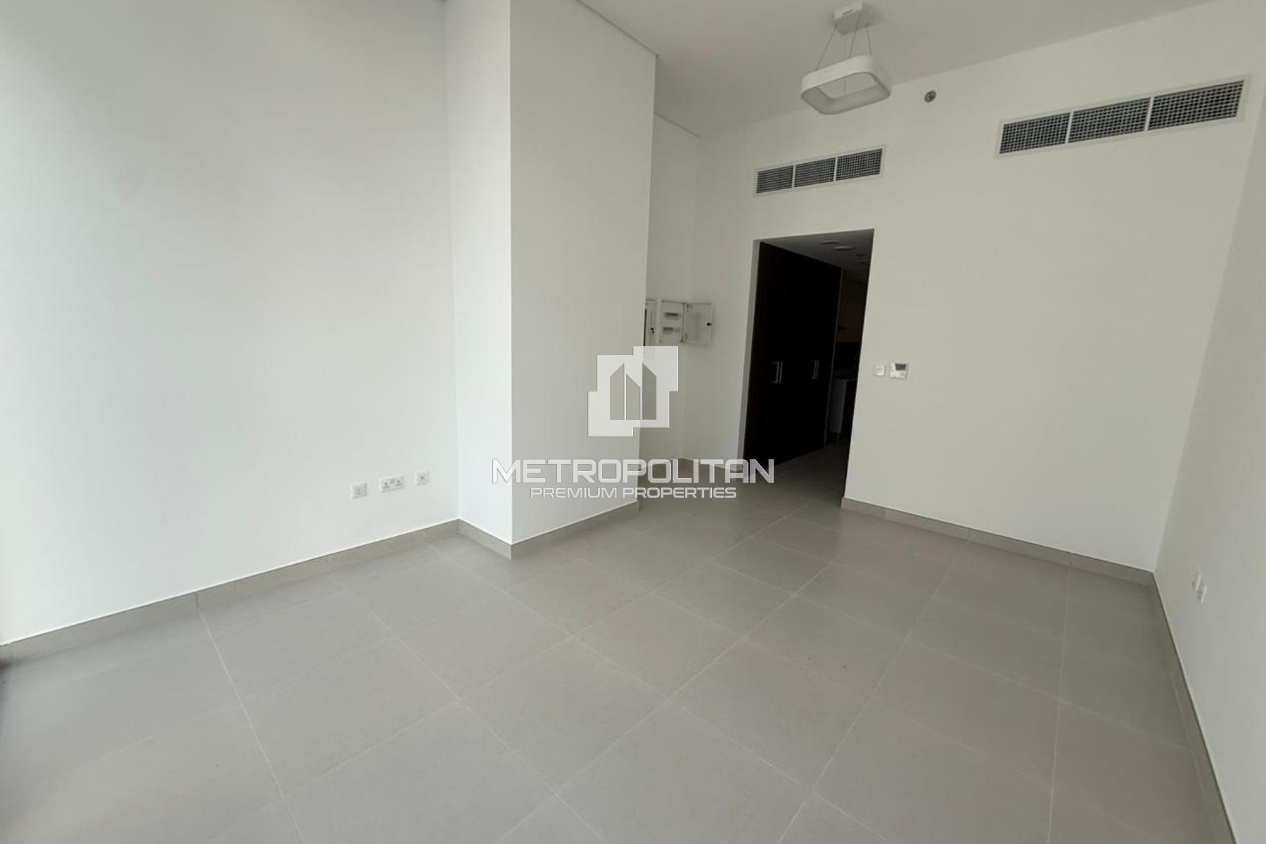 Luxury studio Unit | Freehold | High ROI |Sea View
