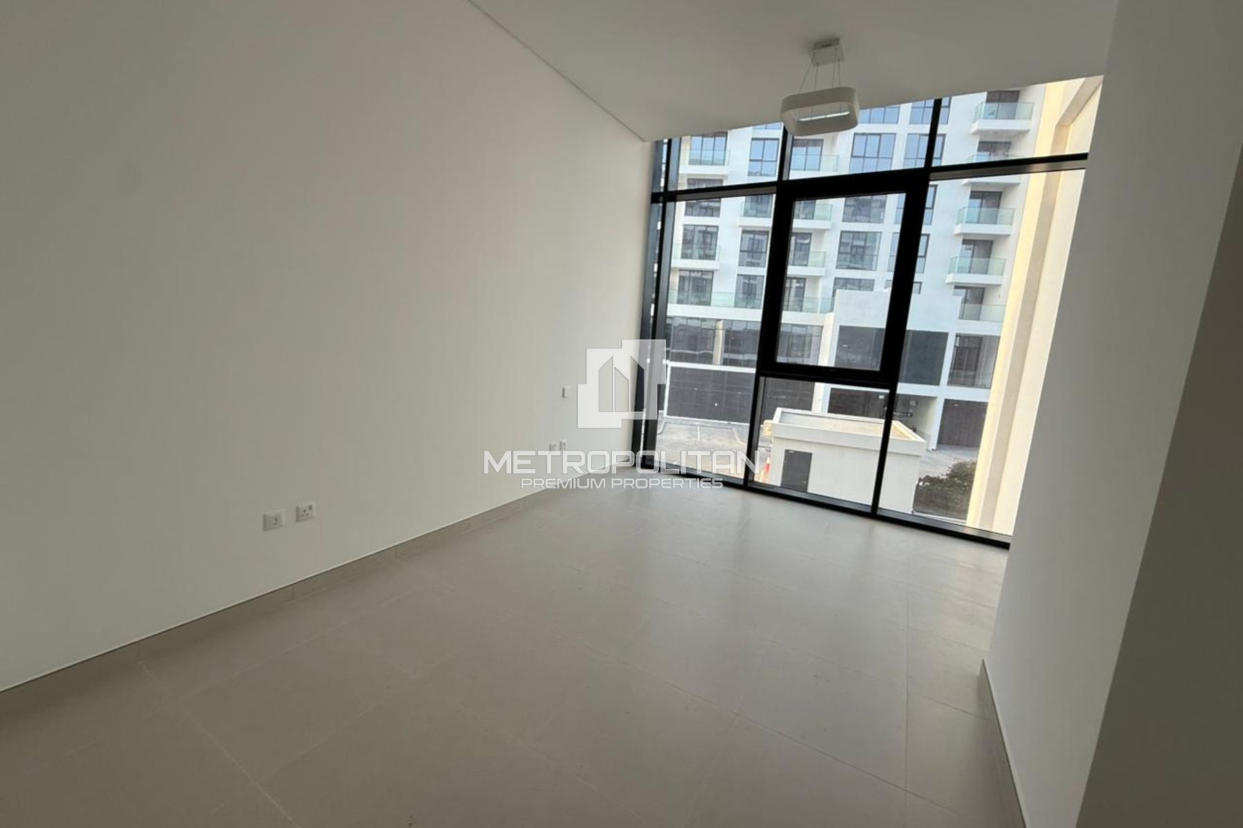 Luxury studio Unit | Freehold | High ROI |Sea View