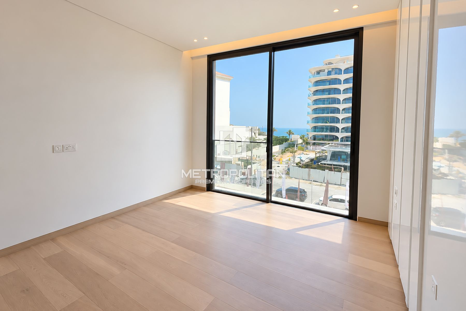 Garden and Sunset Views | Luxury Living