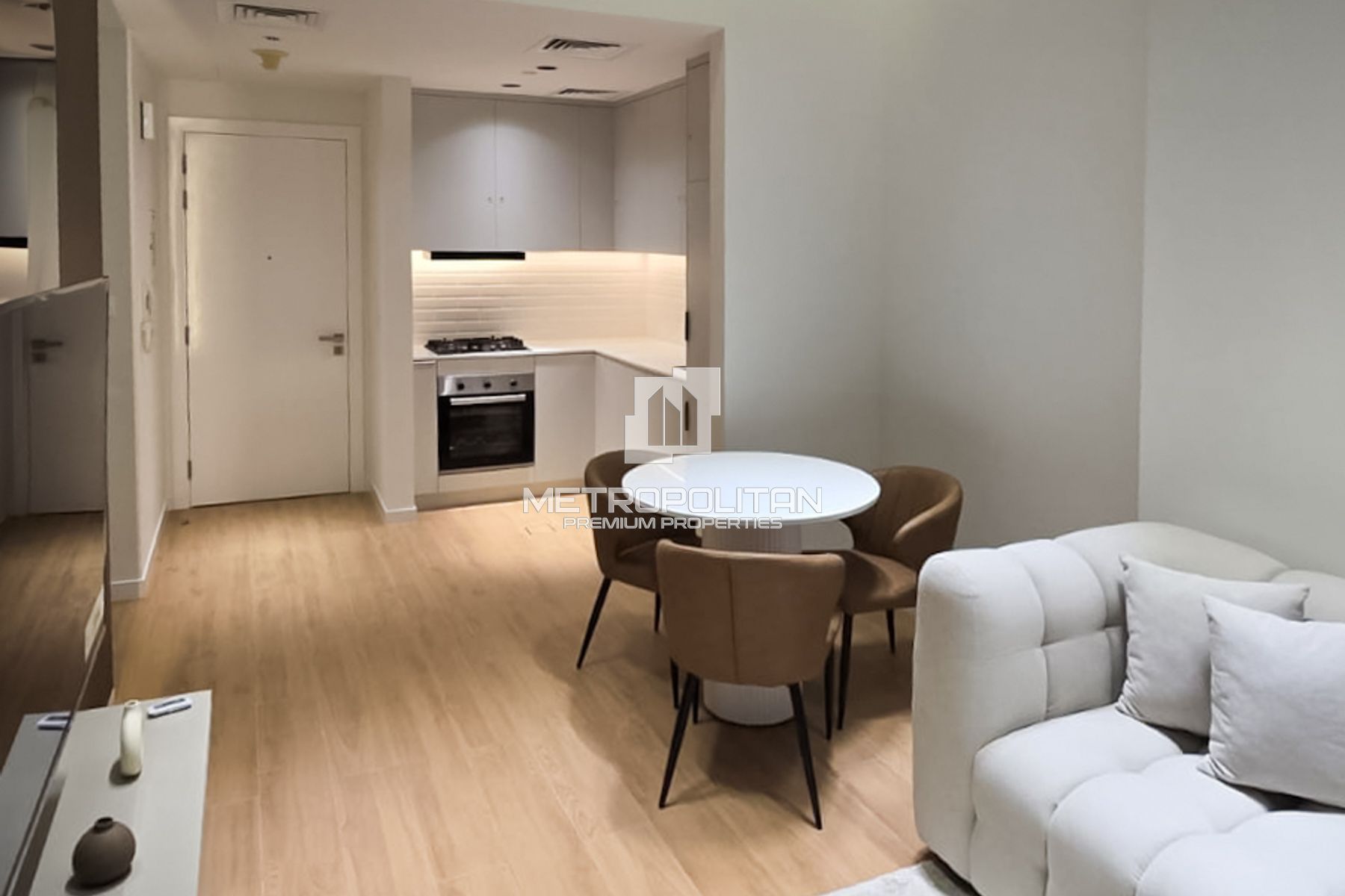 Fully Furnished | Spacious Design | Hot Offer photo-1