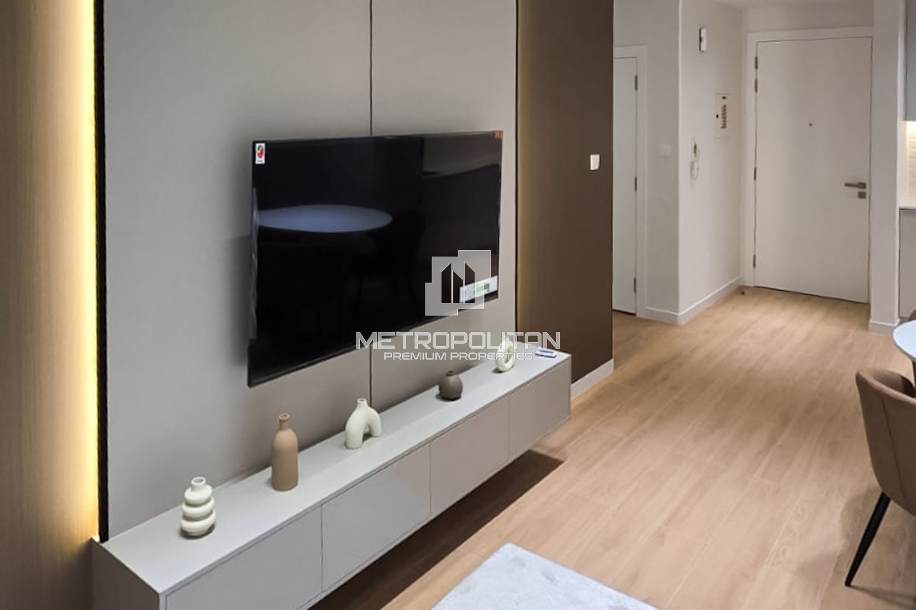 Fully Furnished | Spacious Design | Hot Offer photo-3