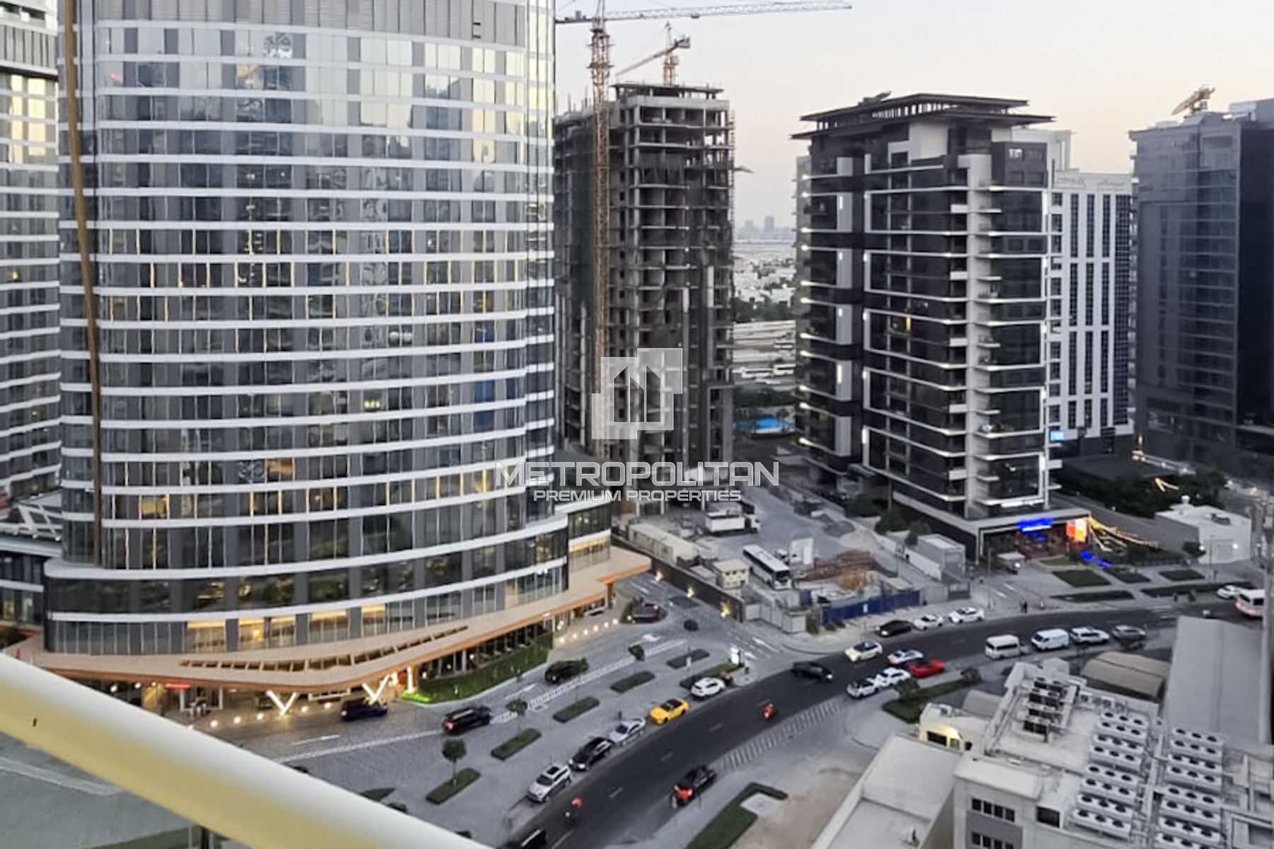 Fully Furnished | Spacious Design | Hot Offer photo-5