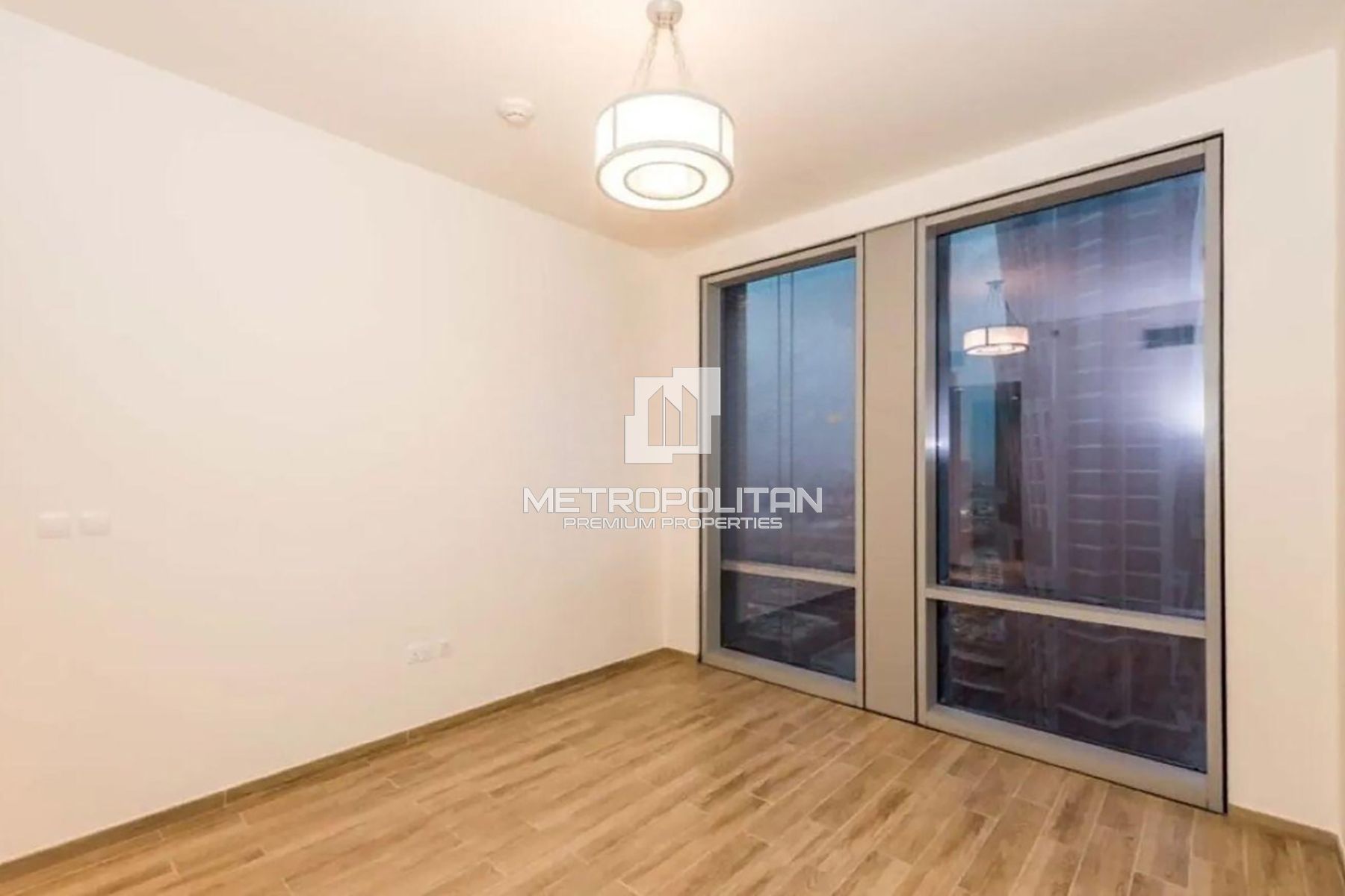 Spacious 1Bed| Stables and Canal Views| High Floor photo-4