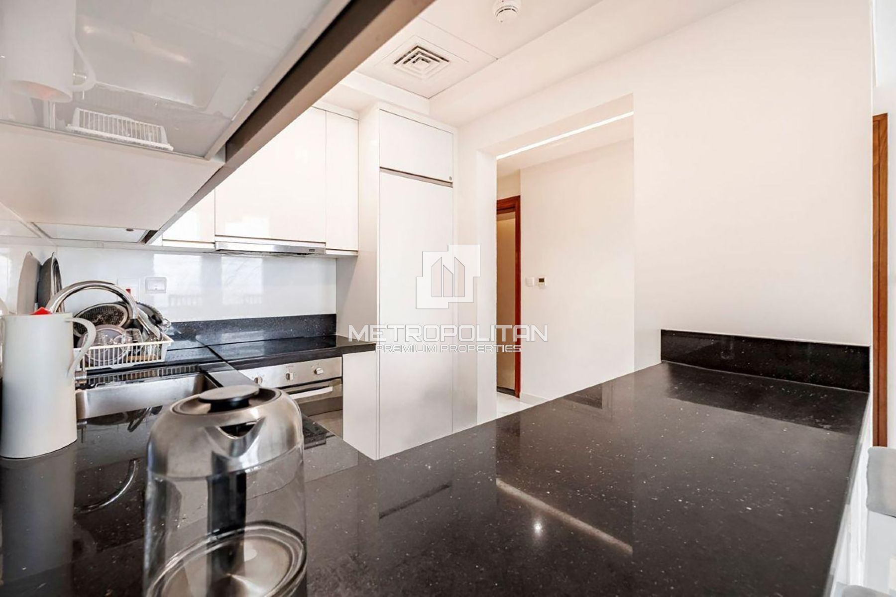 Spacious 1Bed| Stables and Canal Views| High Floor photo-6