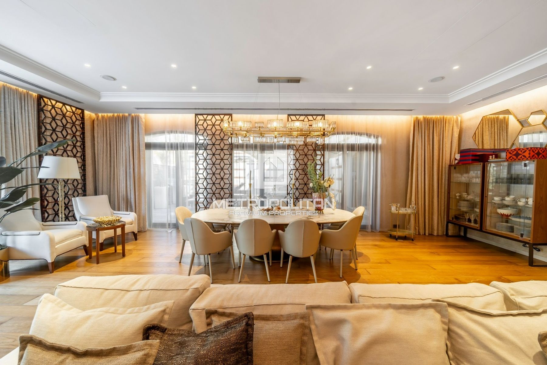 5BR Villa for Sale in Royal Residences Jumeirah Zabeel Saray, Palm Jumeirah - MPS-45749