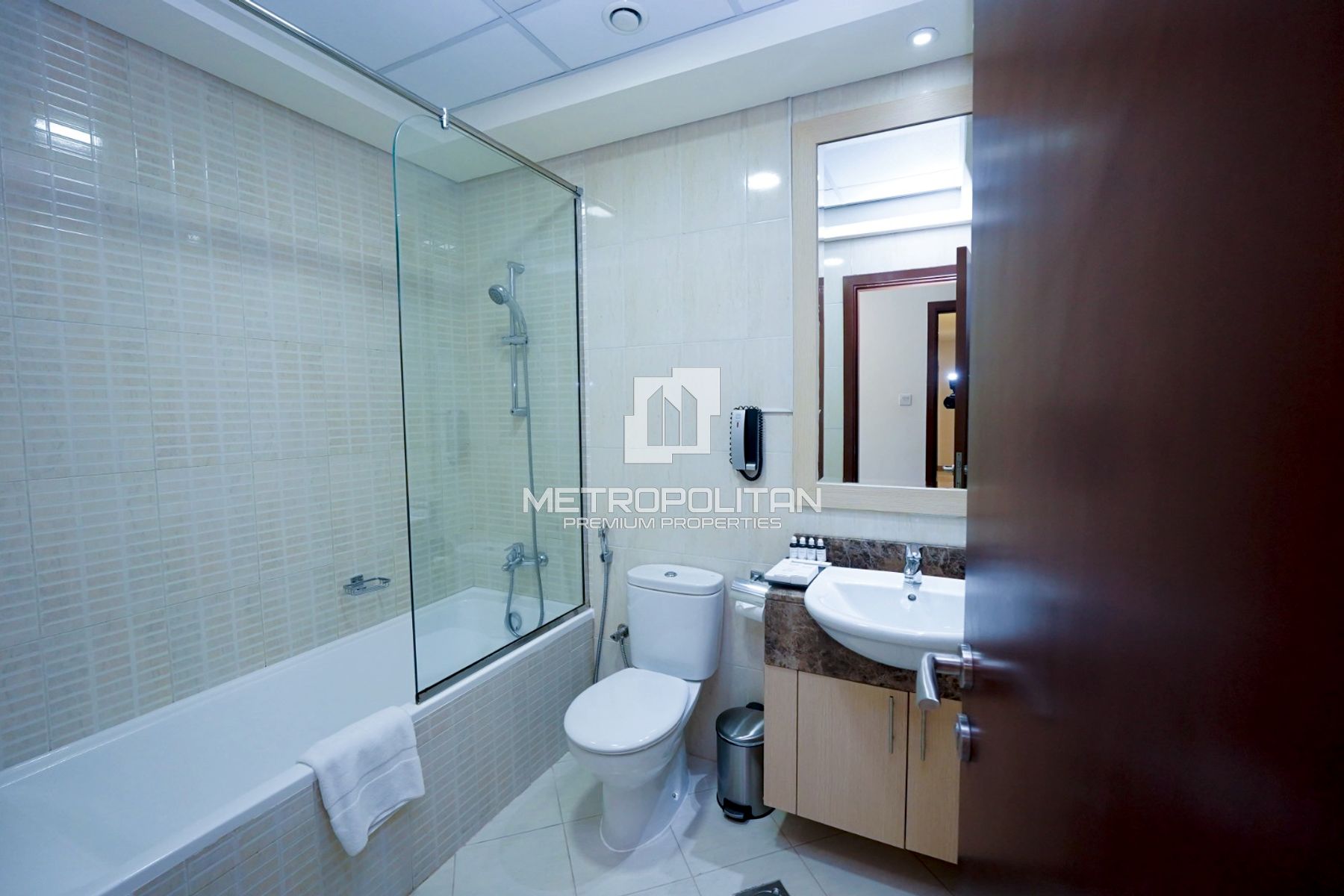 Image - Barcelo Residences (Al Dar Tower), Dubai Marina, Dubai | Project - Apartment