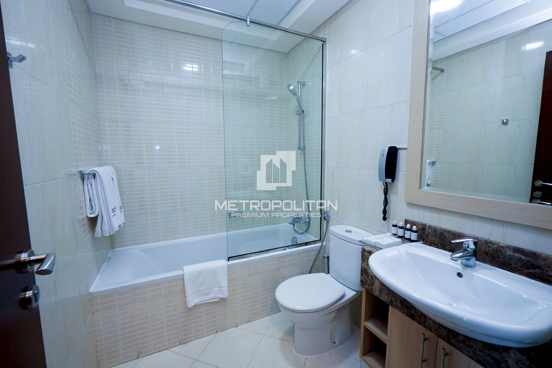 Image - Barcelo Residences (Al Dar Tower), Dubai Marina, Dubai | Project - Apartment