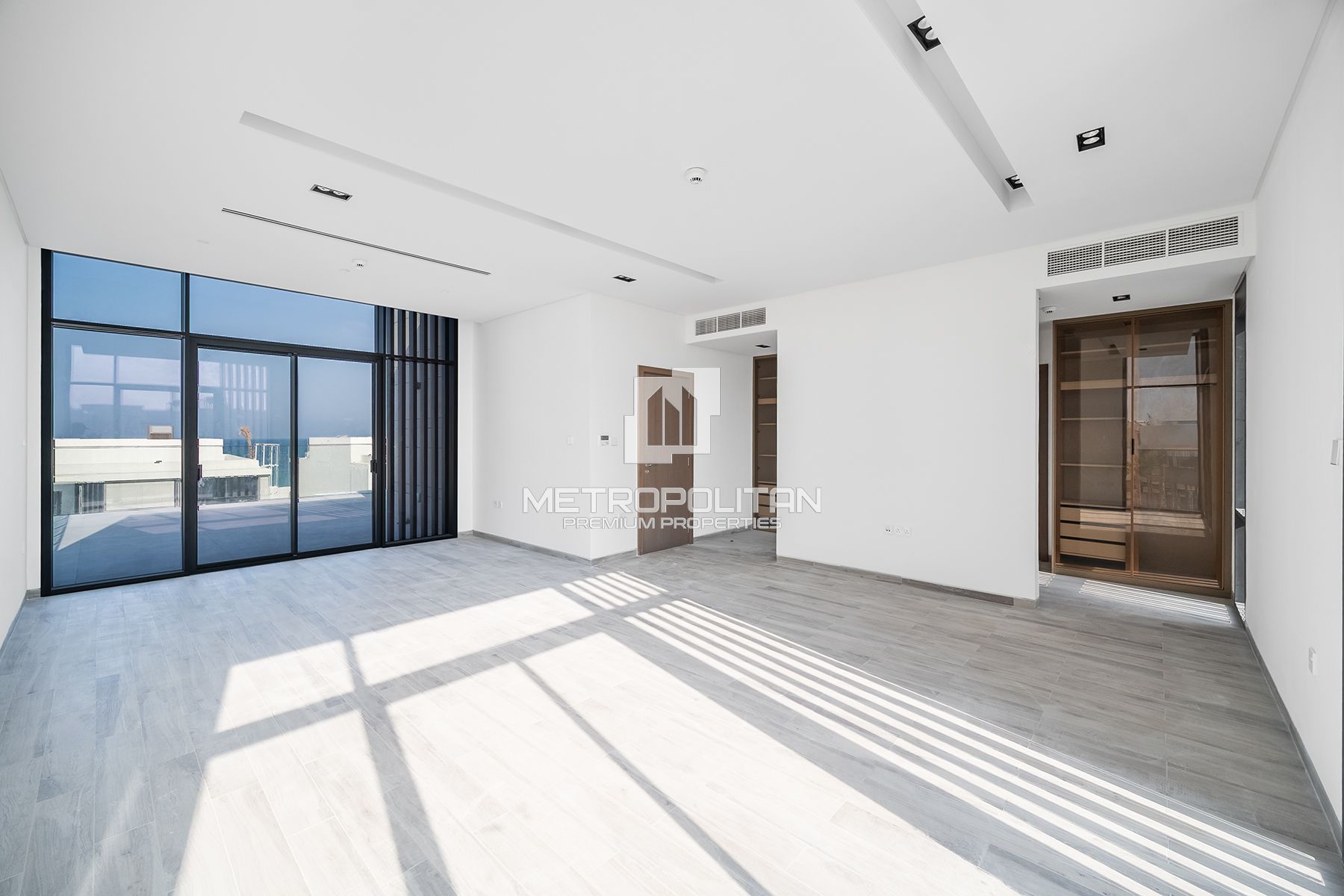 Standalone 5BR Villa |Distress Deal |Ready to Move photo-1