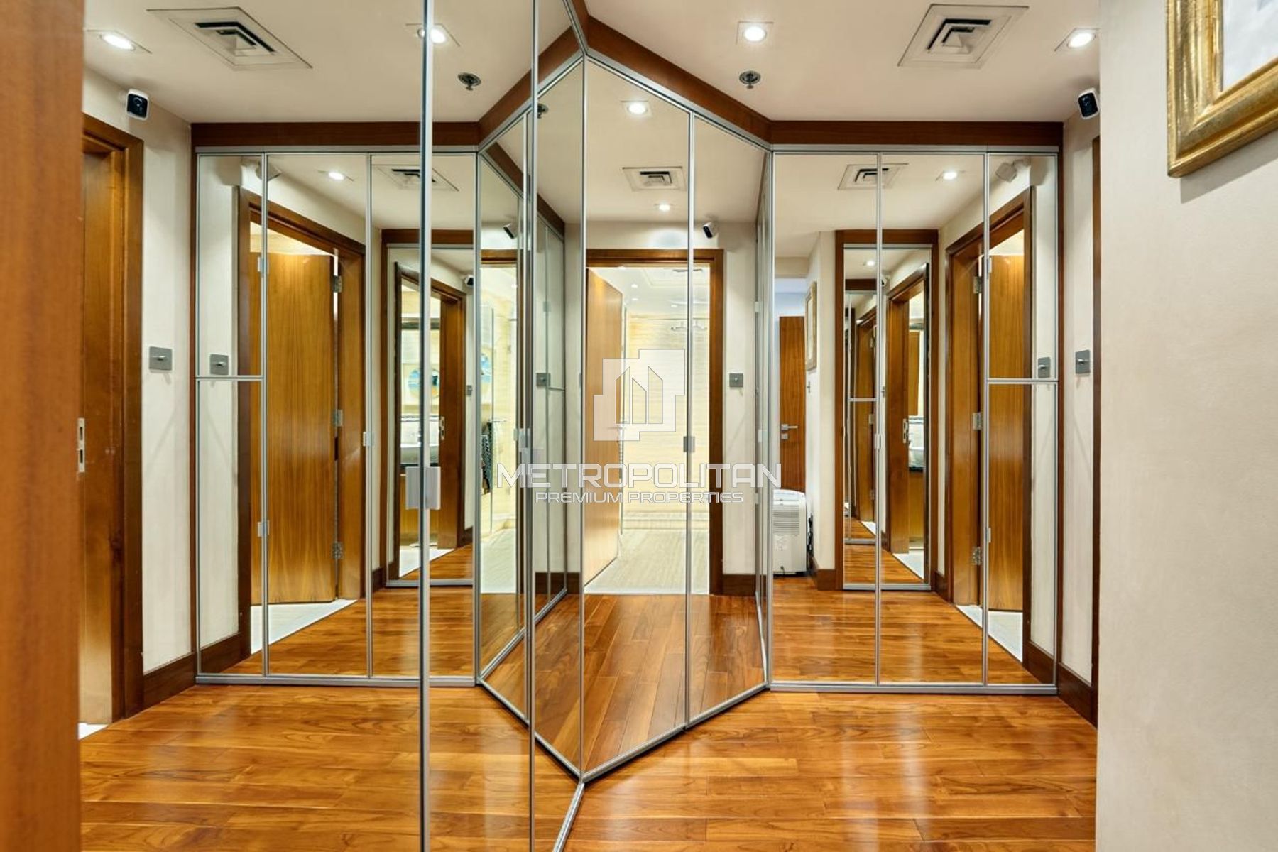 Exquisitely Upgraded 1BR|Designer Furnished|Vacant