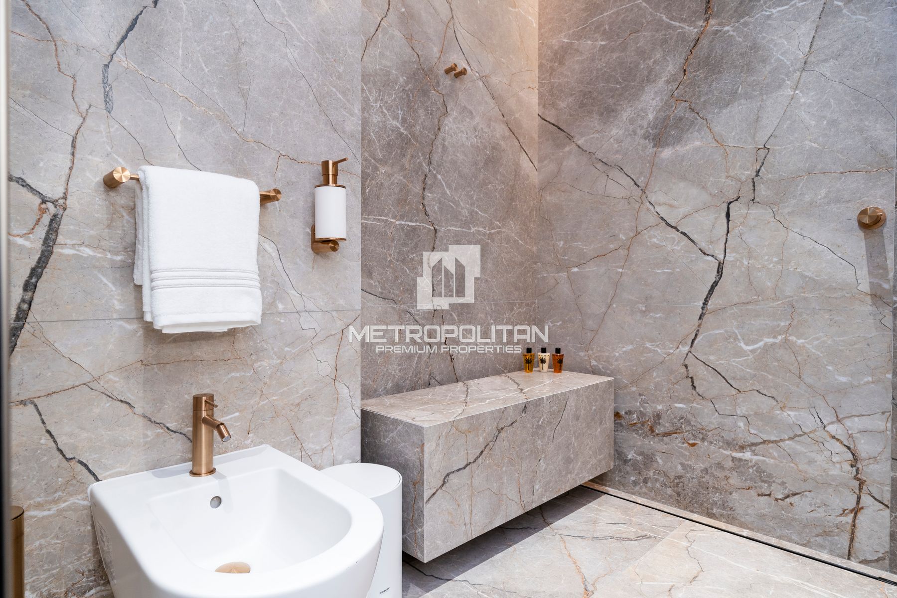 Image - Raffles The Palm, Palm Jumeirah, Dubai | Project - Apartment