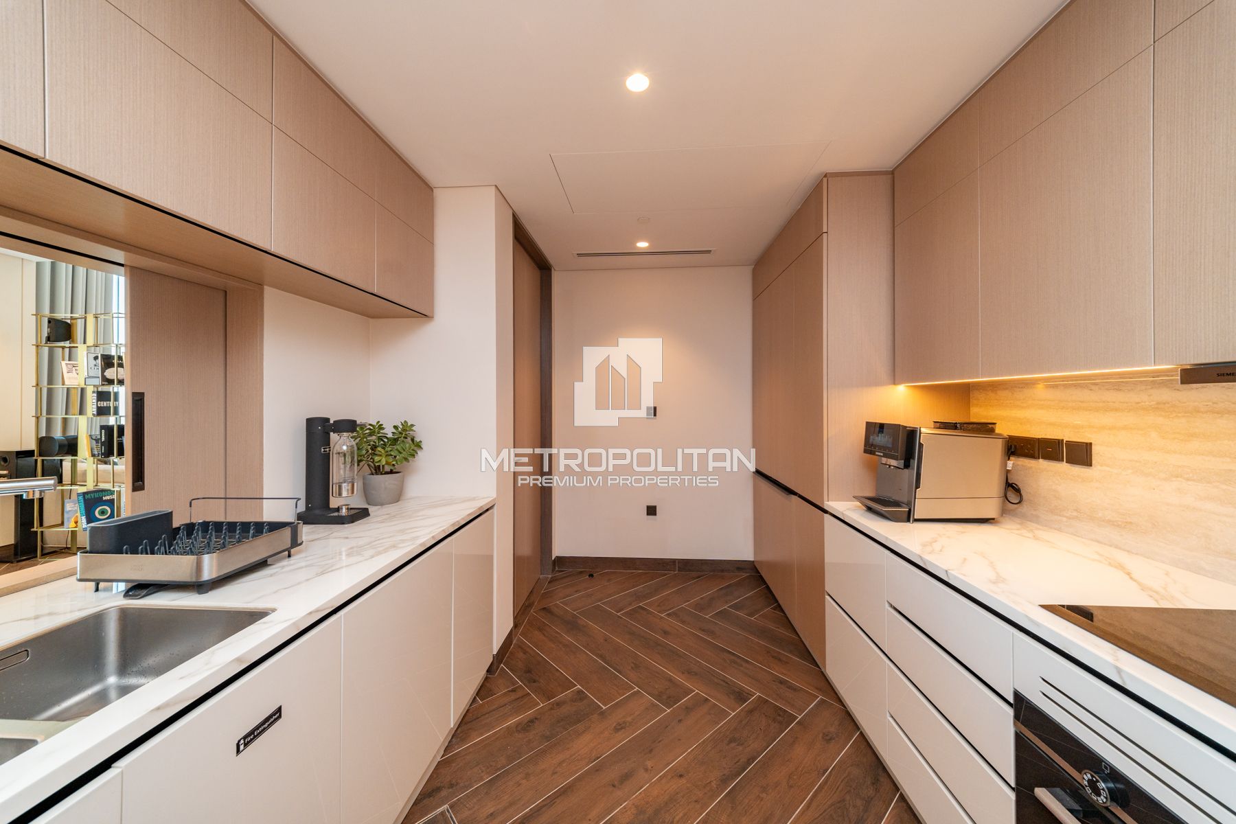 Exclusive High-Floor | Stunning City Views photo-13