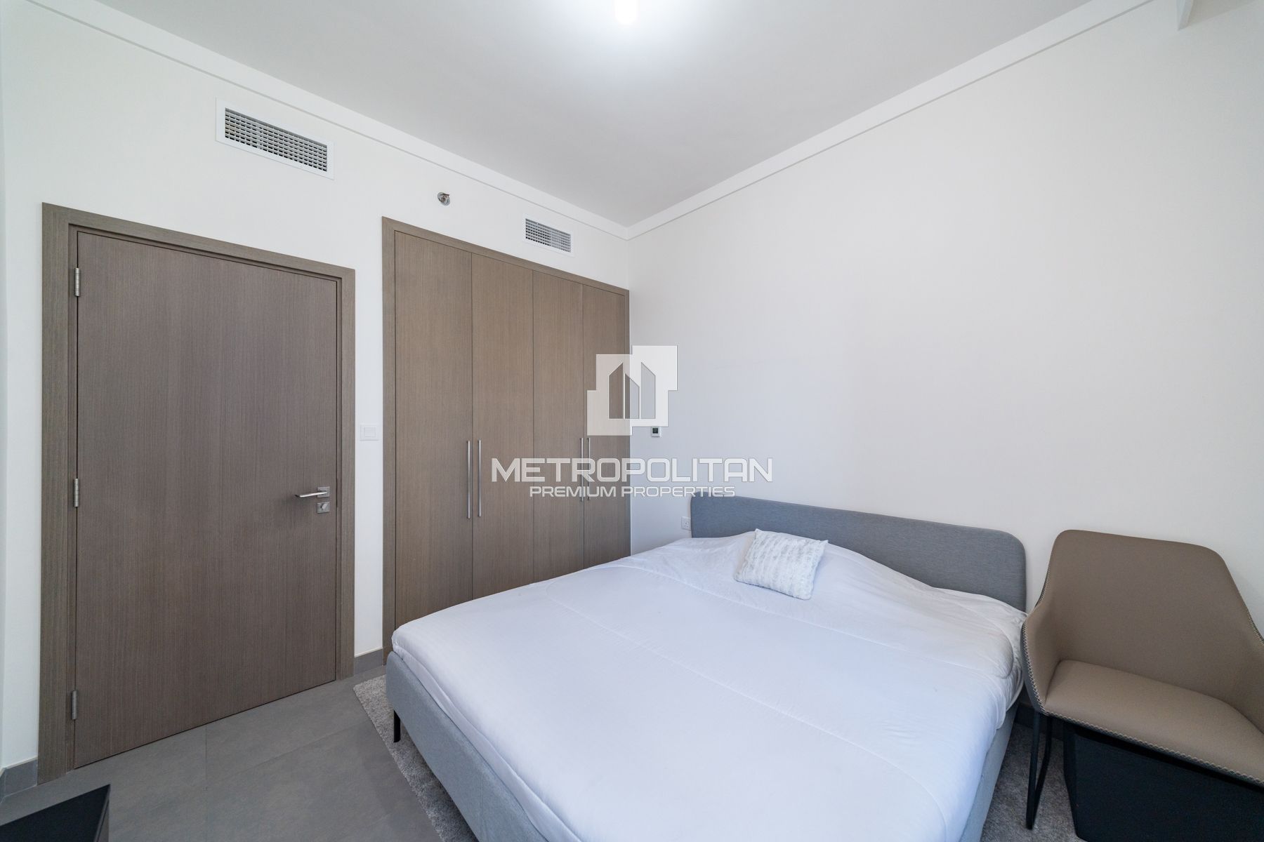 Exclusive | Spacious 3BR | Corner Unit | Open View photo-14