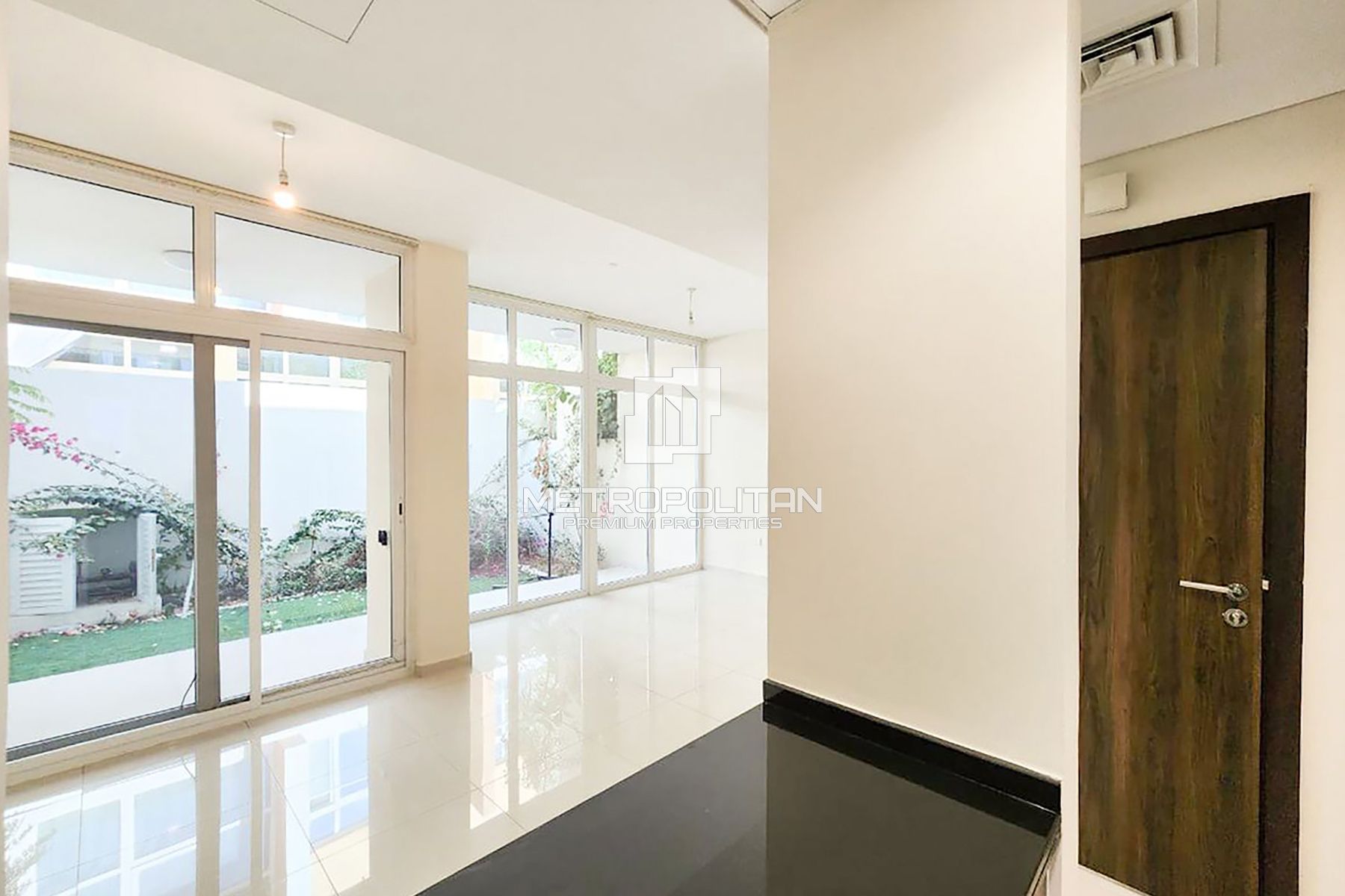 Spacious Living | Private Garden | Modern Finish photo-4