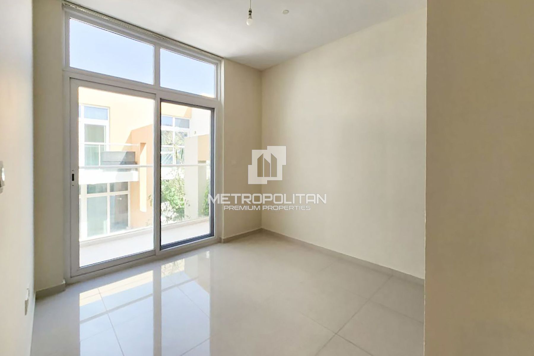 Spacious Living | Private Garden | Modern Finish photo-7