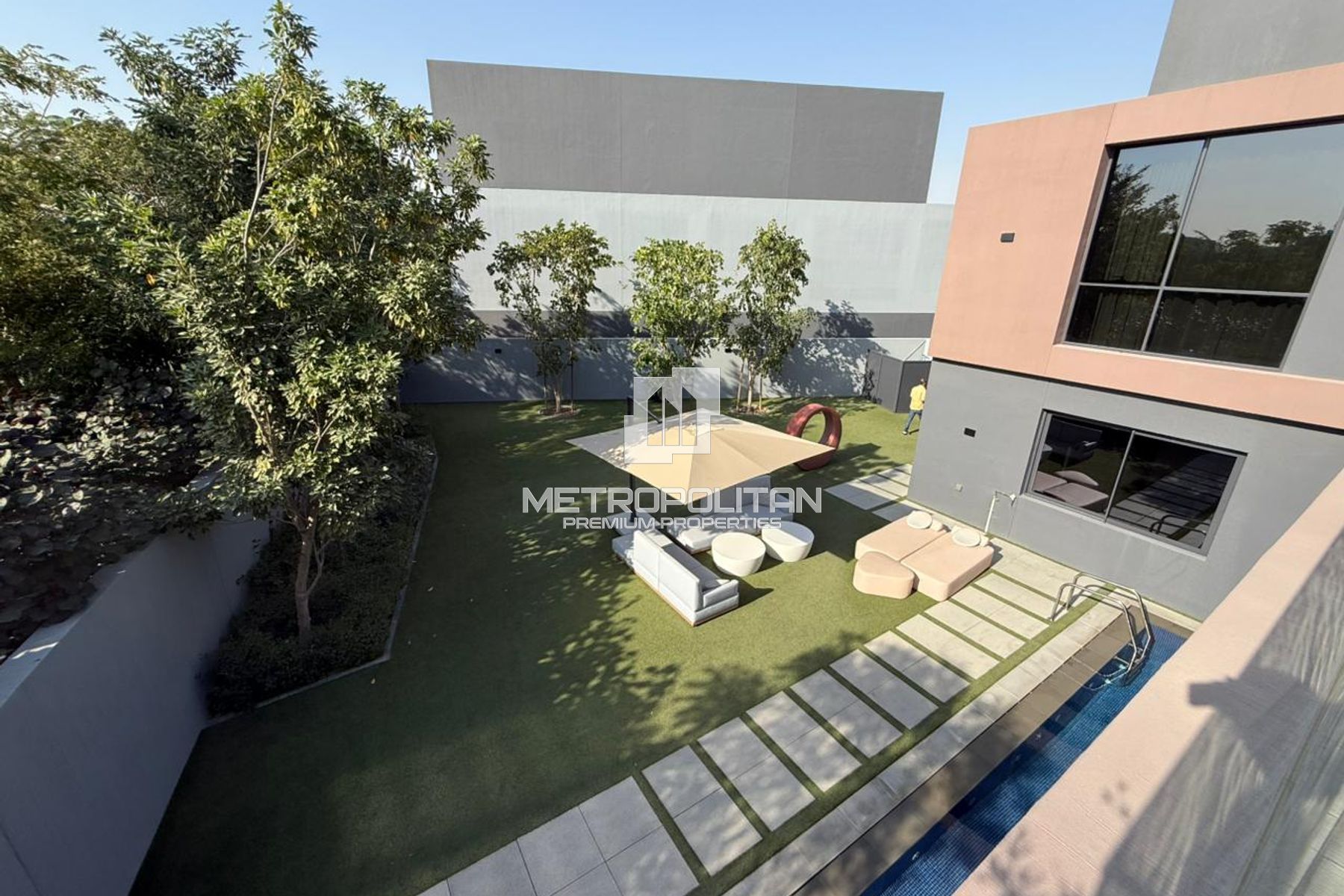 6BR Distress Deal | Massive plot | Single Row
