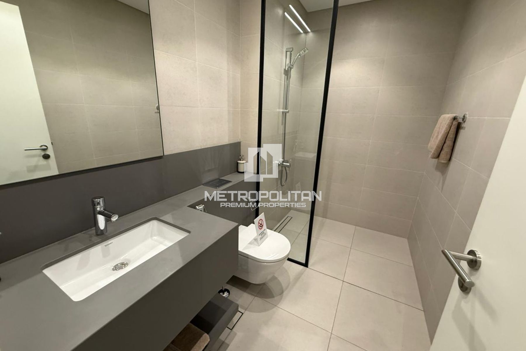 6BR Distress Deal | Massive plot | Single Row