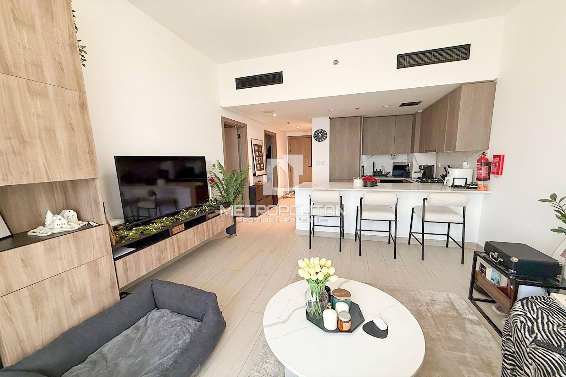 1 Bed Plus Study Room | Fully Furnished | VOT