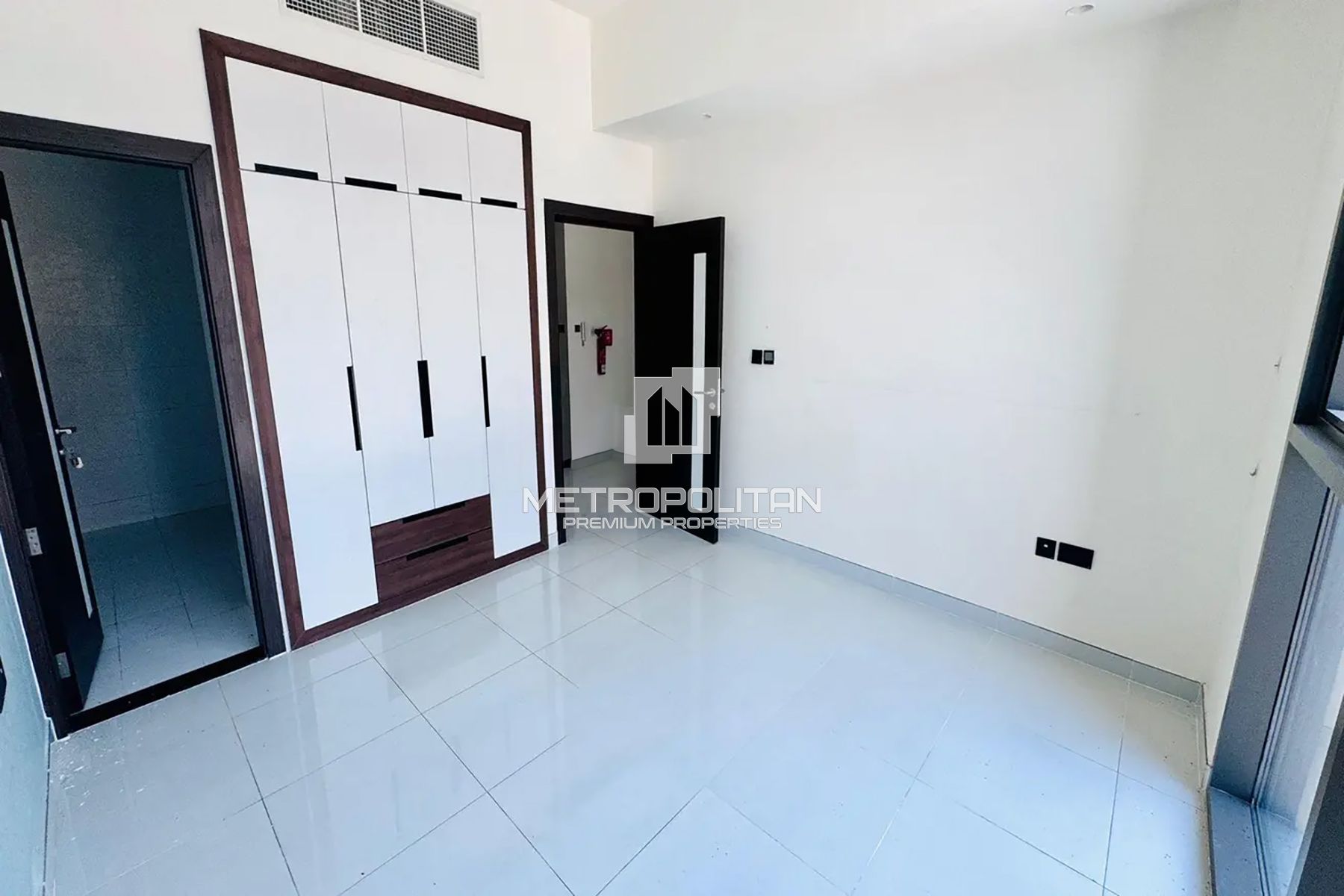 Spacious Convertible 1 Bed | Investor's Choice