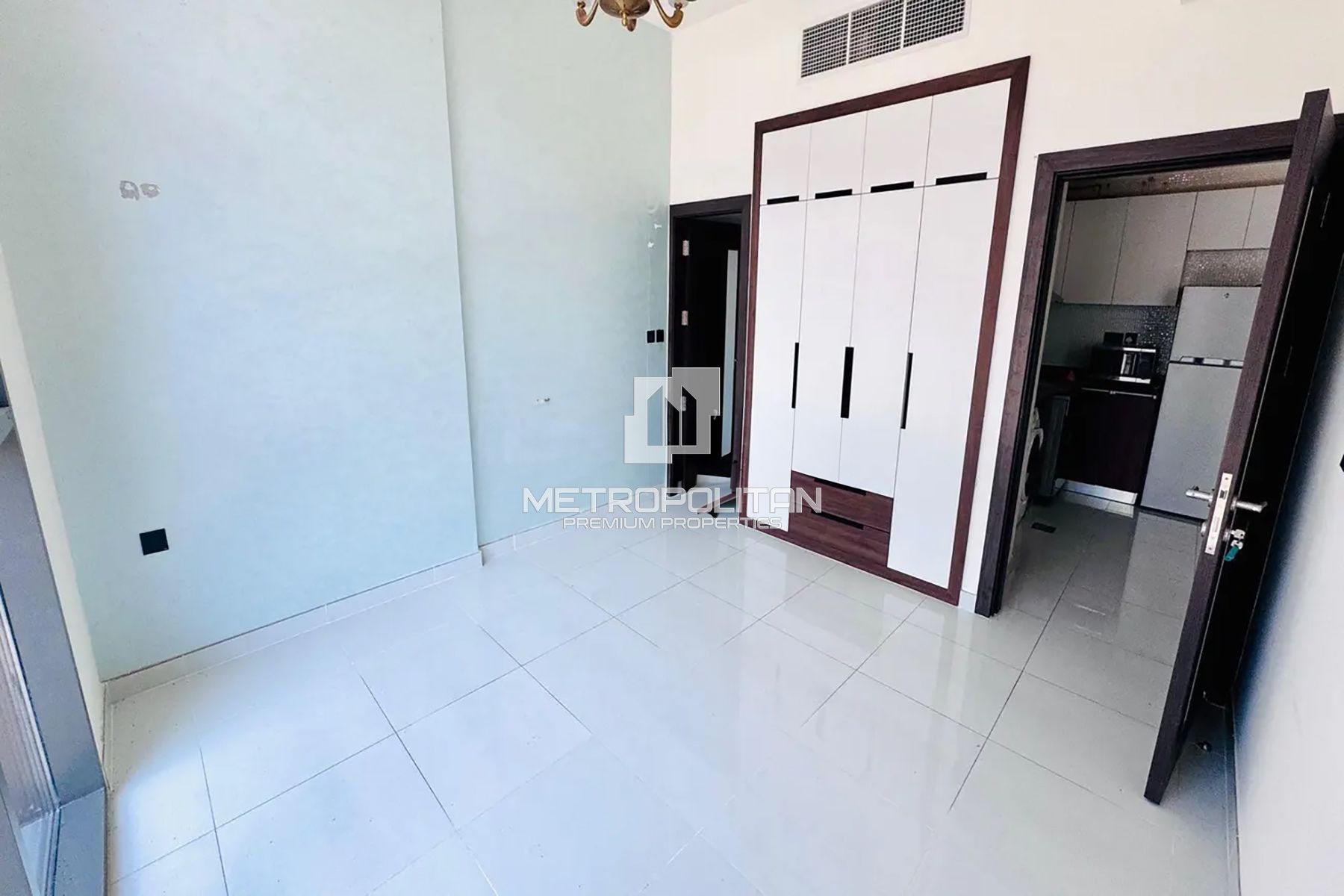Spacious Convertible 1 Bed | Investor's Choice