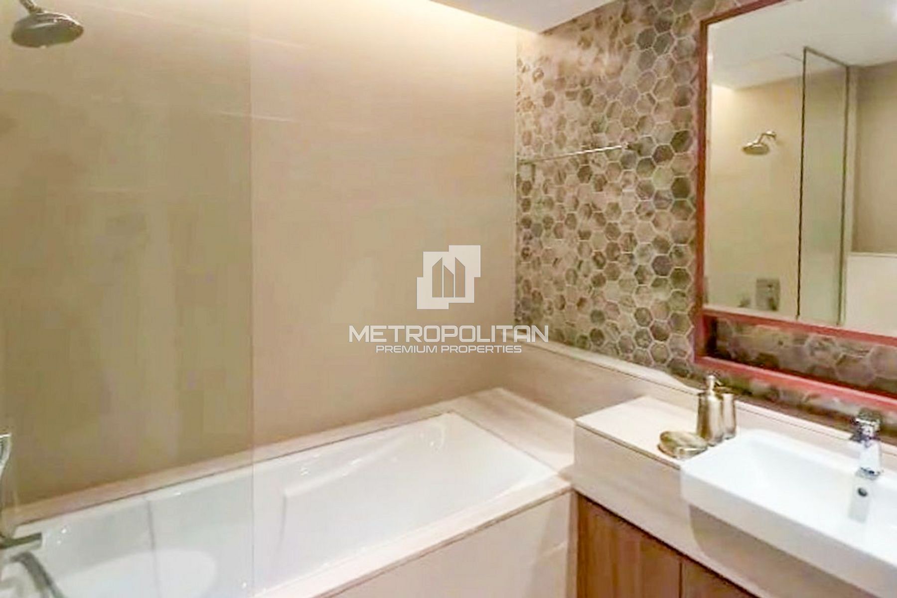 Luxury Furnished | Fully Upgraded | Burj View photo-16