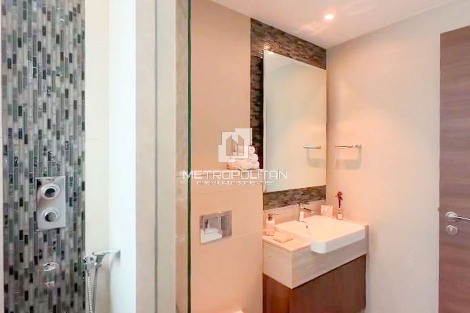 Luxury Furnished | Fully Upgraded | Burj View photo-8