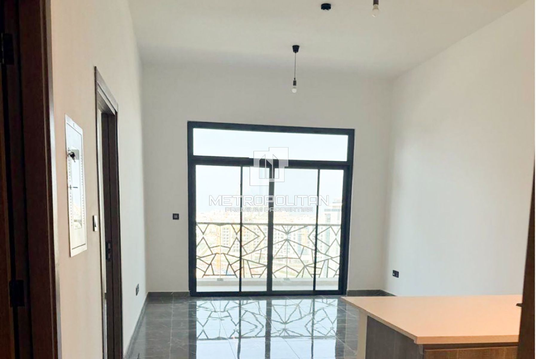 Brand New |High Floor |Motivated Seller | Hot Deal photo-3