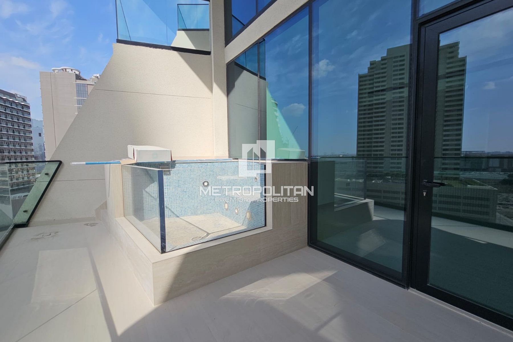 1 BR+ Private Jacuzzi + Study | Bigger Layout