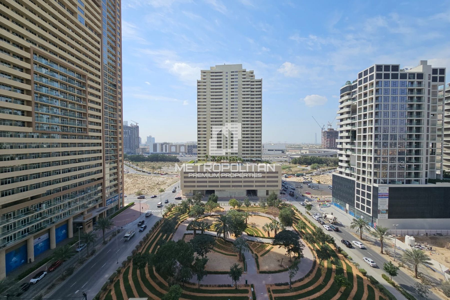 1 BR+ Private Jacuzzi + Study | Bigger Layout photo-4