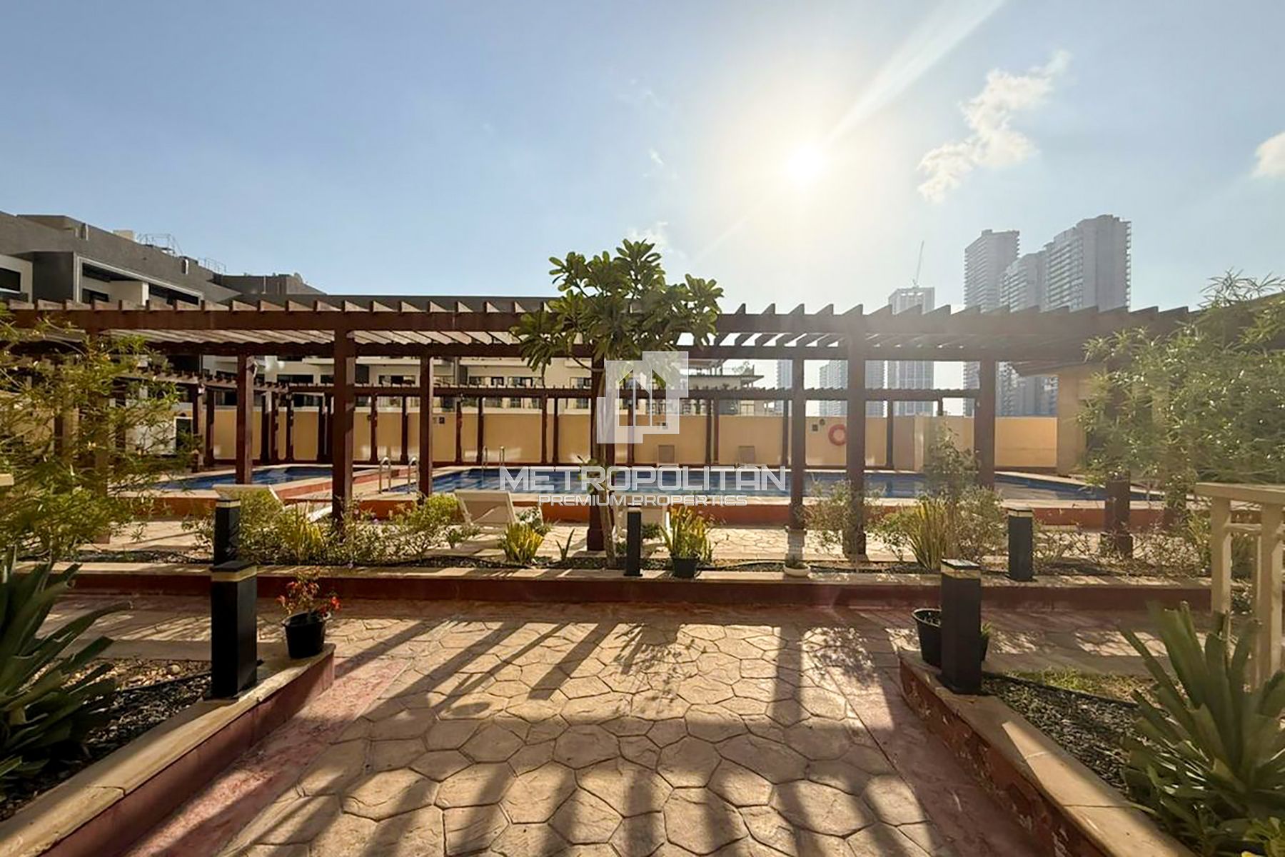 Image - The Manhattan Tower, Jumeirah Village Circle, Дубай | Project - Апартаменты