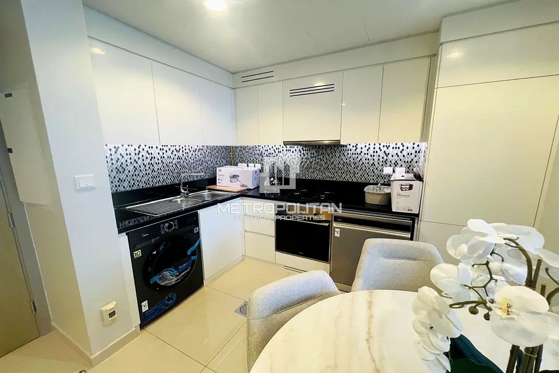 Brand New | Spacious 2 Beds | Canal View photo-6