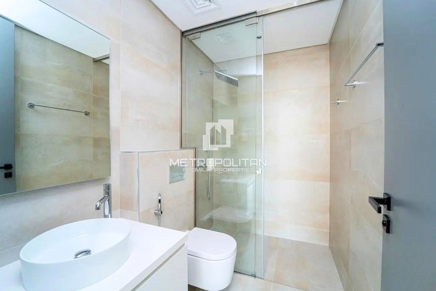 Luxurious Villa | Prime Location | Type A Plot photo-2