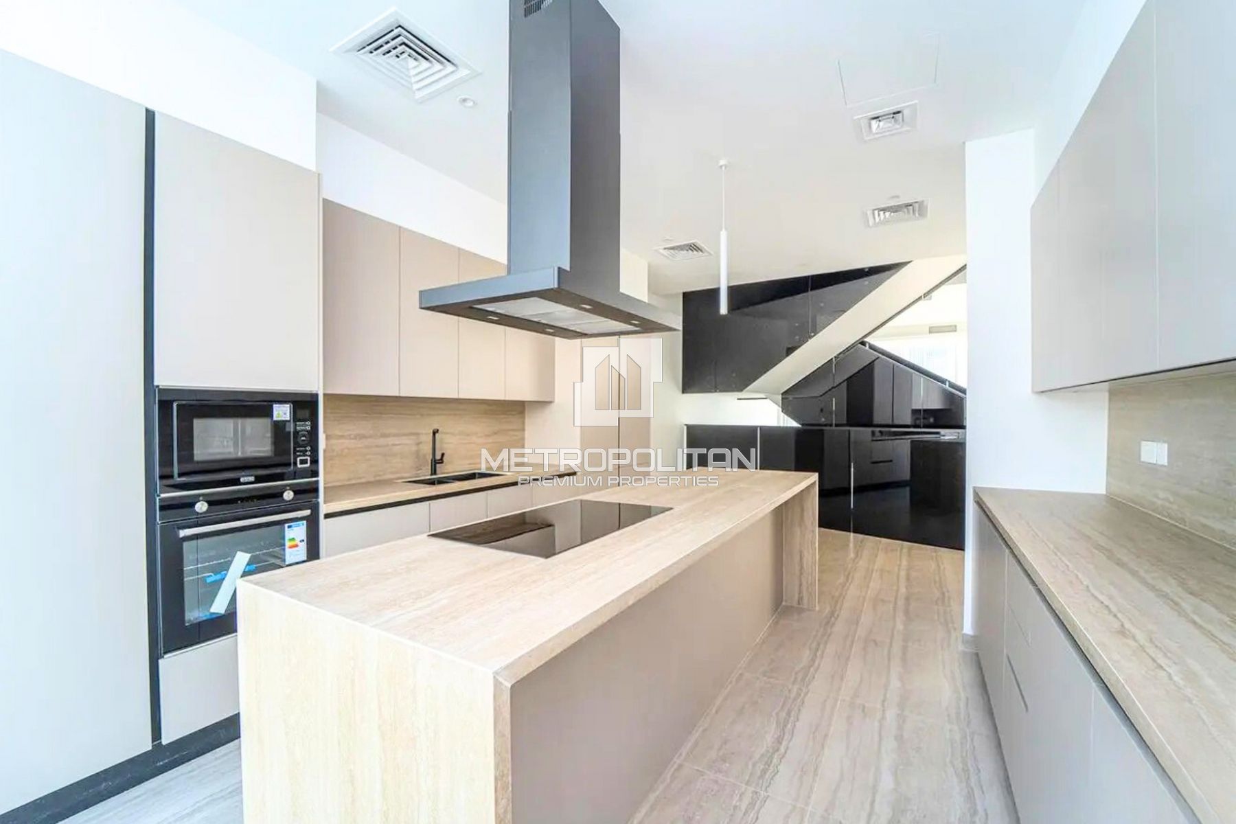 Luxurious Villa | Prime Location | Type A Plot photo-10