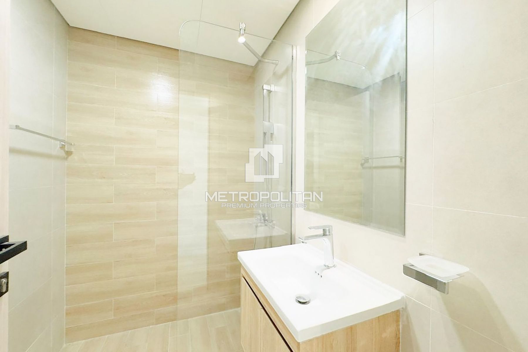 Stunning | Modern Townhouse | Suburban Living photo-2