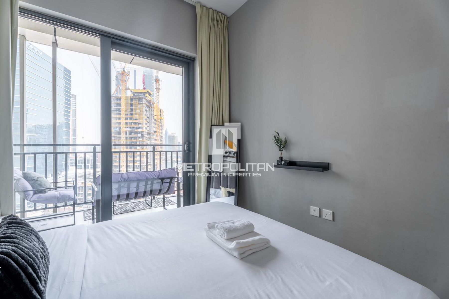 Fully Furnished | Canal View | Prime Location photo-4