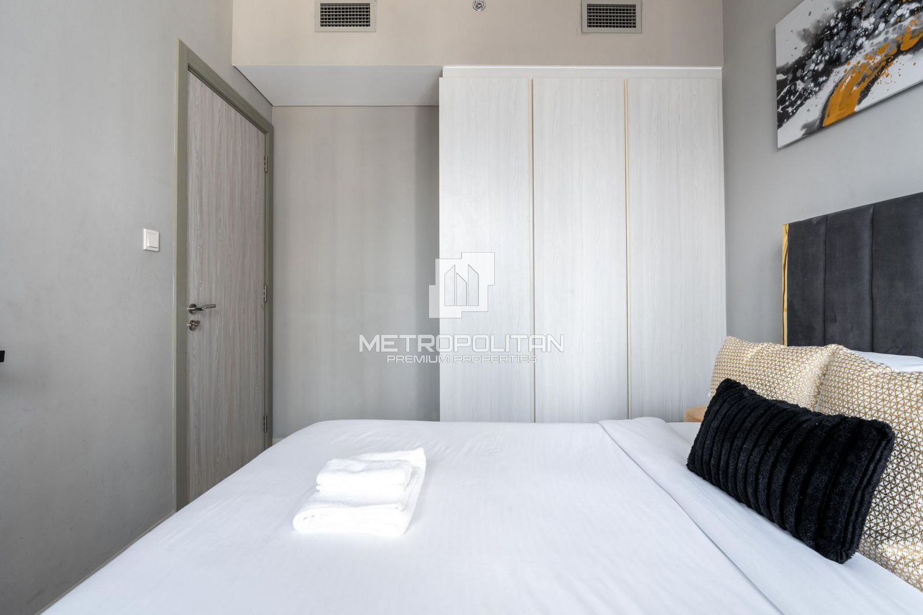 Fully Furnished | Canal View | Prime Location photo-5