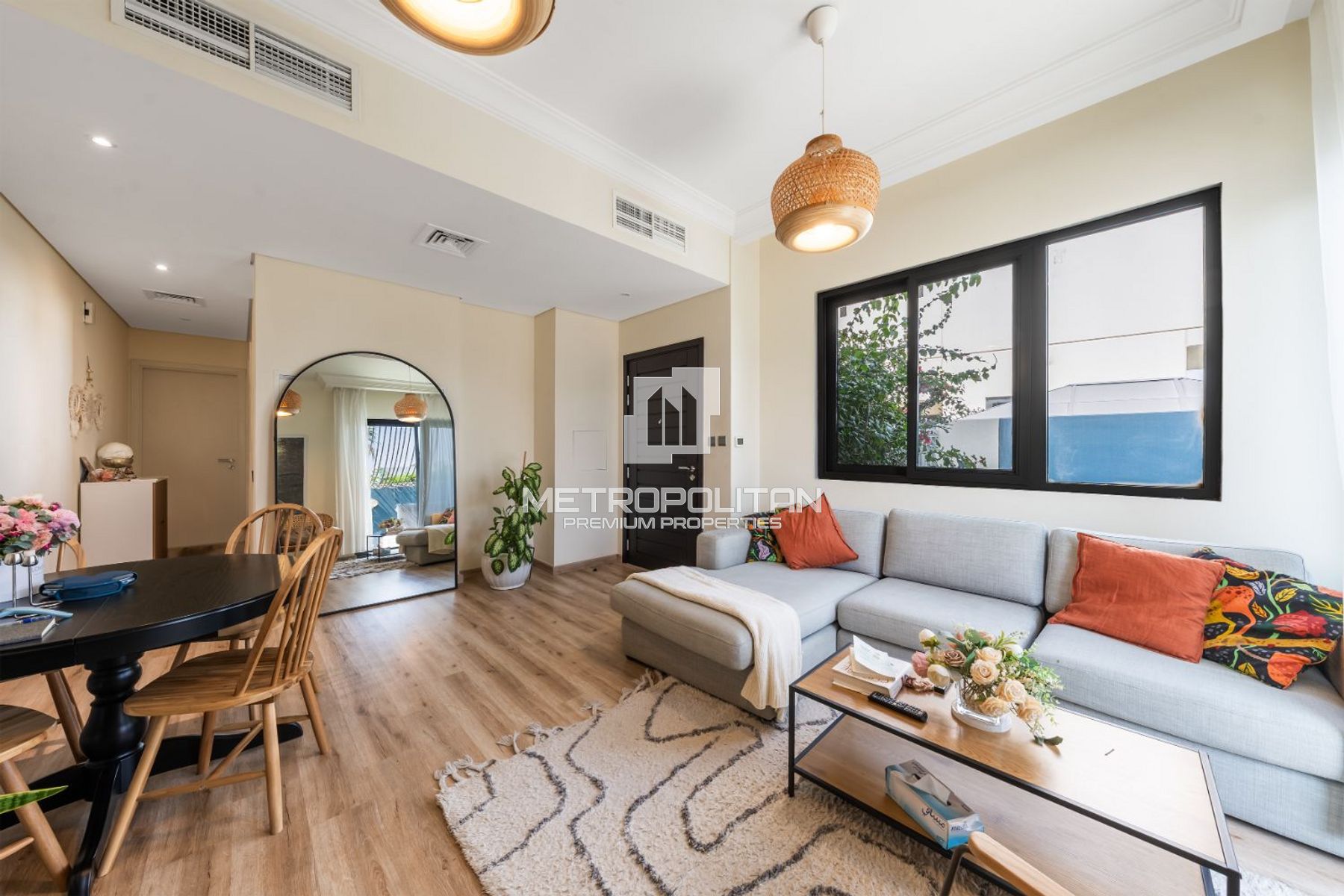 Single Row | End Corner | Vacant on Transfer photo-0