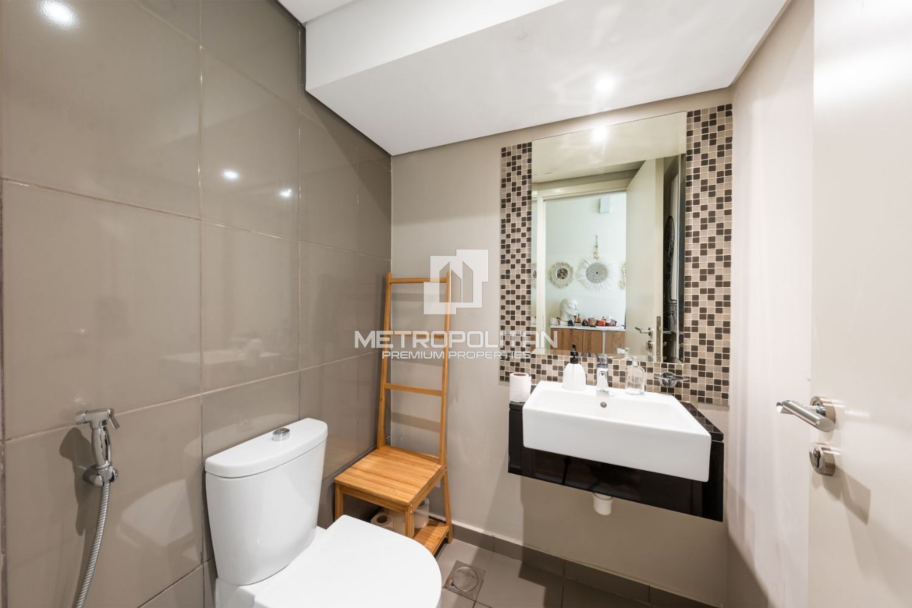 Single Row | End Corner | Vacant on Transfer photo-3