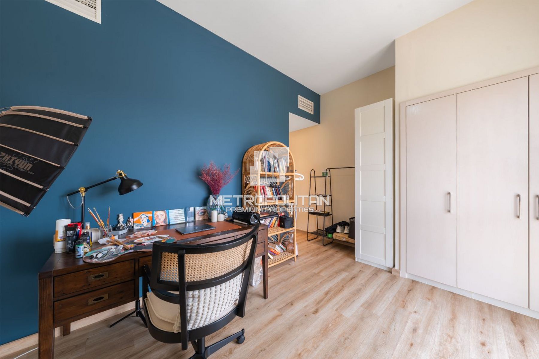 Single Row | End Corner | Vacant on Transfer photo-8