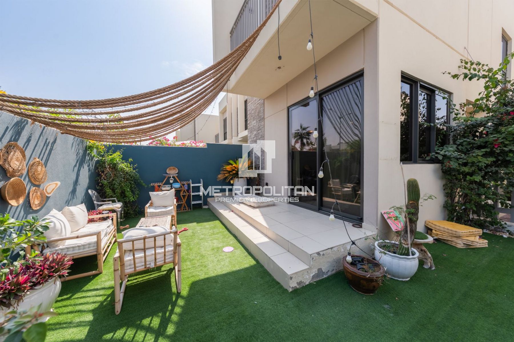 Single Row | End Corner | Vacant on Transfer photo-16